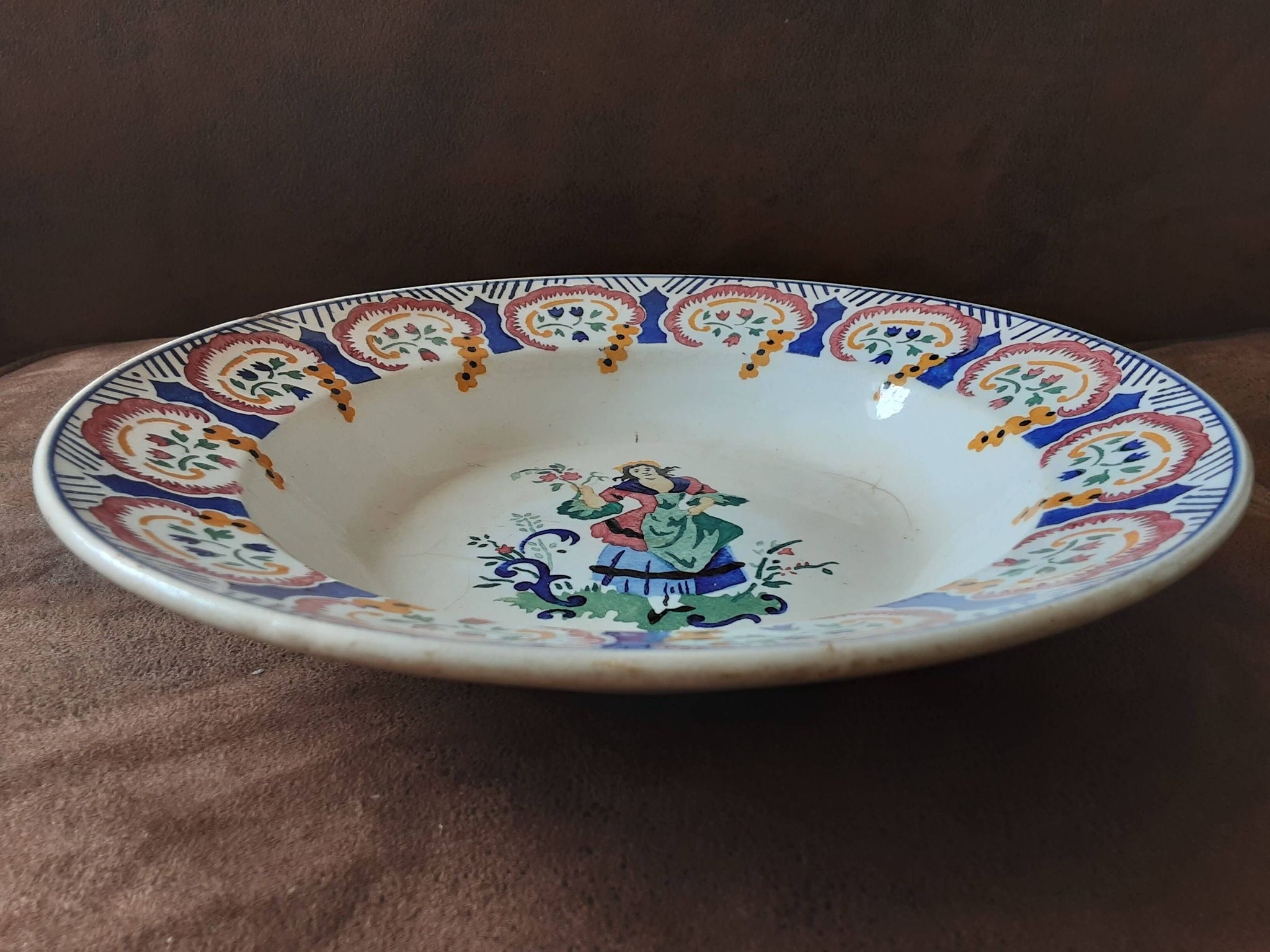 Plat rond  porcelaine  opaque de Gien