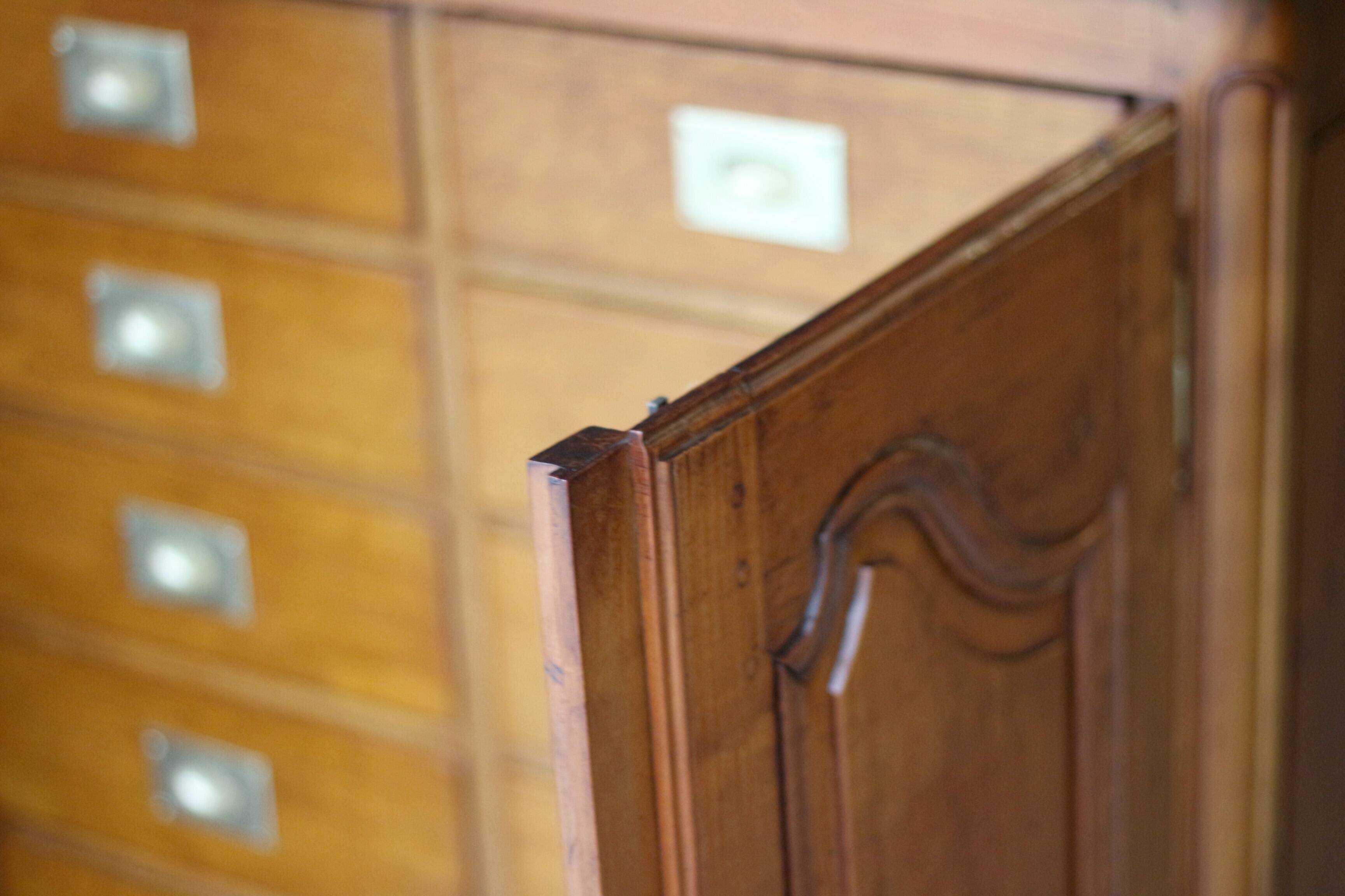 Superb piece of professional furniture: cardboard box, chest of drawers, storage