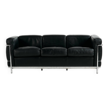LC2 sofa by Le Corbusier, Pierre Jeanneret and Charlotte Perriand for Cassina