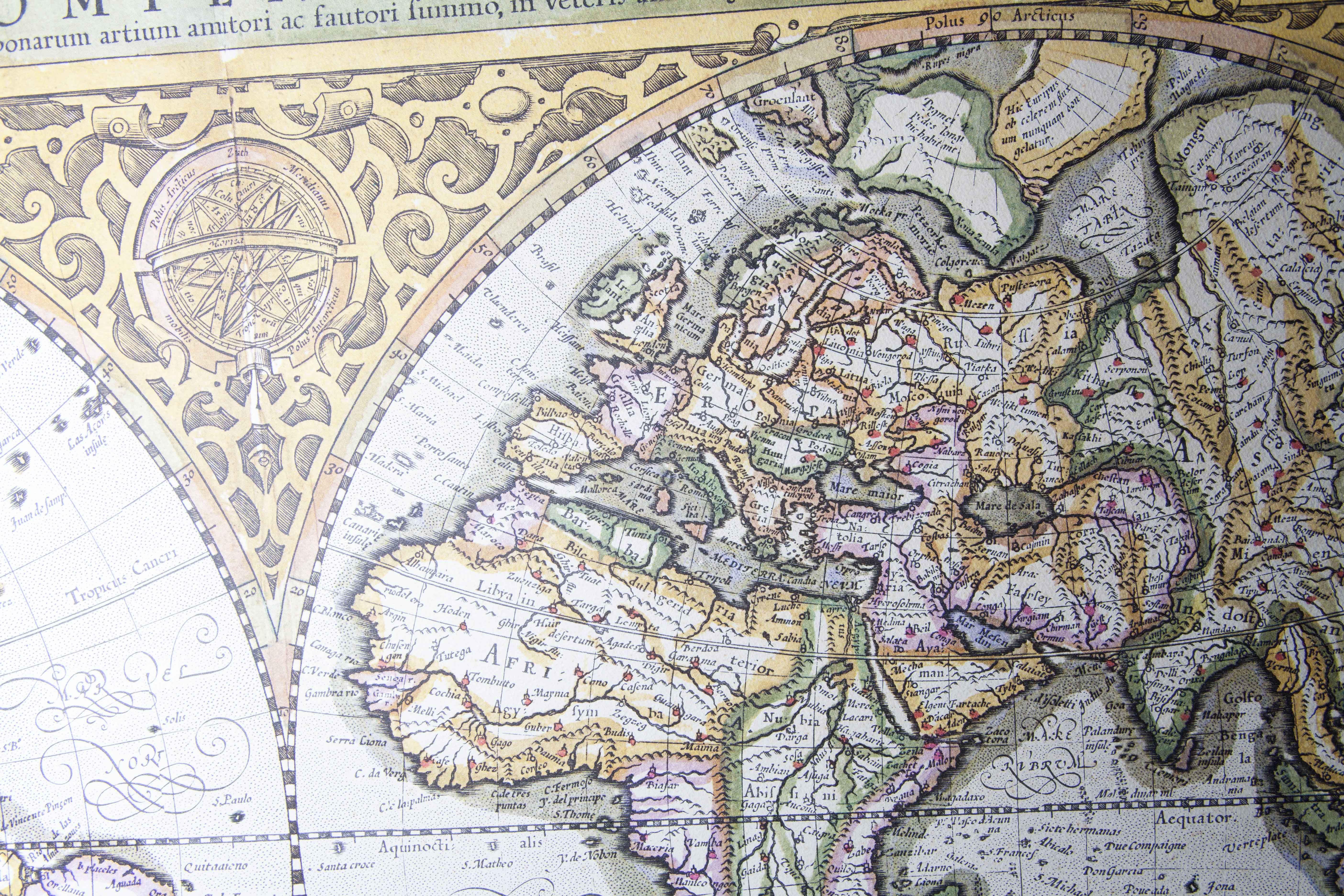 Frame and map "Orbis terrae compendiosa descriptio", Reproduction of an engraving Gérard Mercator