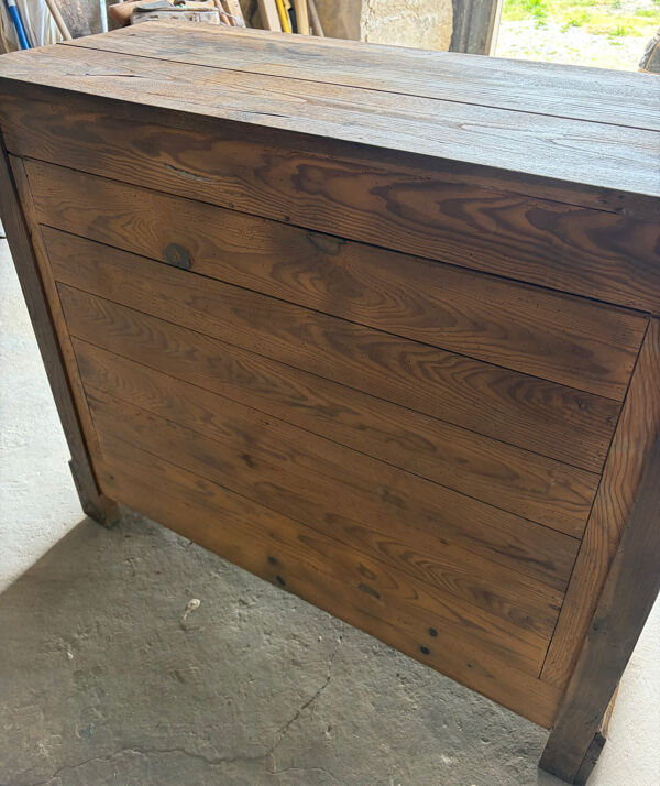 Buffet ancien en bois massif, rénové