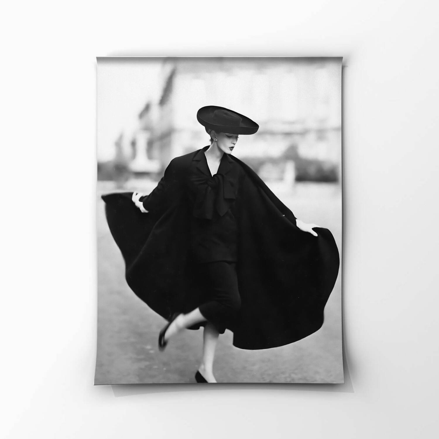 Richard Avedon | Harpers Bazaar 1950 paris street shoot