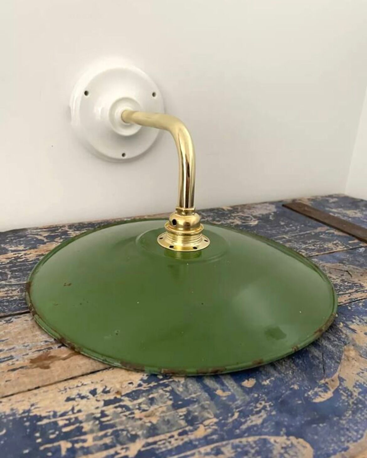 Green enamelled sheet metal wall lamp