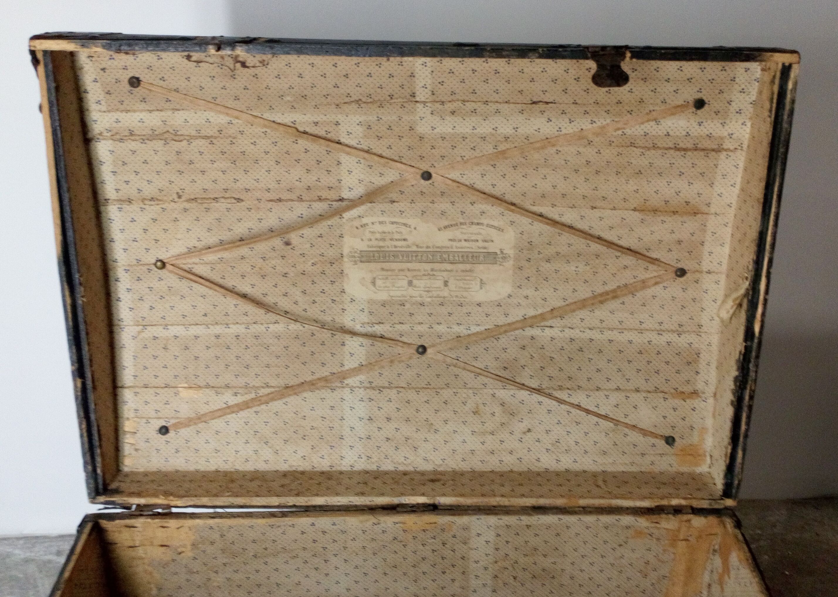 Coffre en bois Vuitton