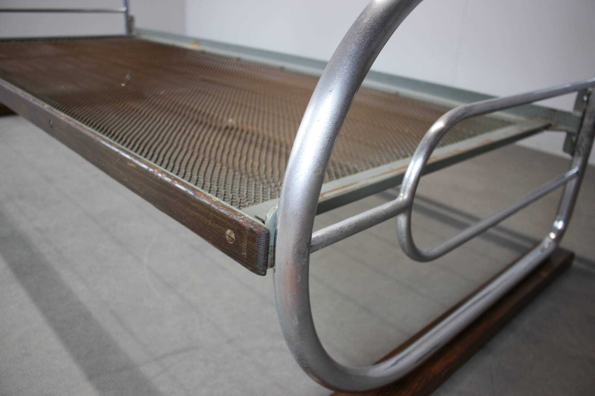 Three-seater tubular canapé Bauhaus by Slezák, Czechoslovakia, 1930s