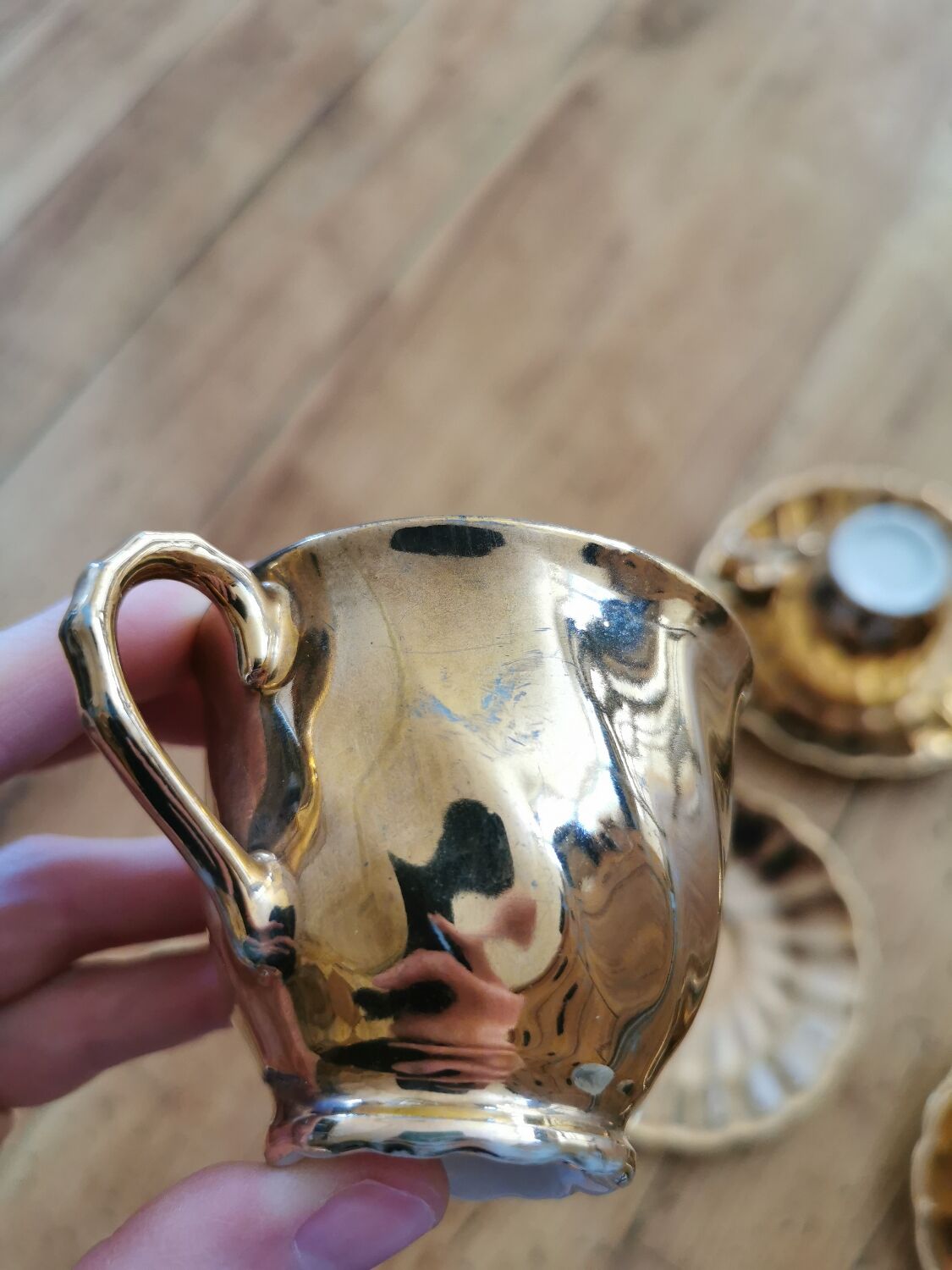 Vintage golden porcelain cups