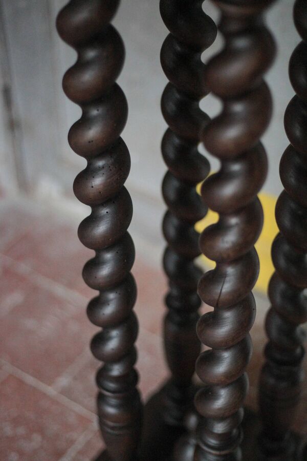 Sellette bois et marbre vintage, guéridon bois tourné Louis XIII