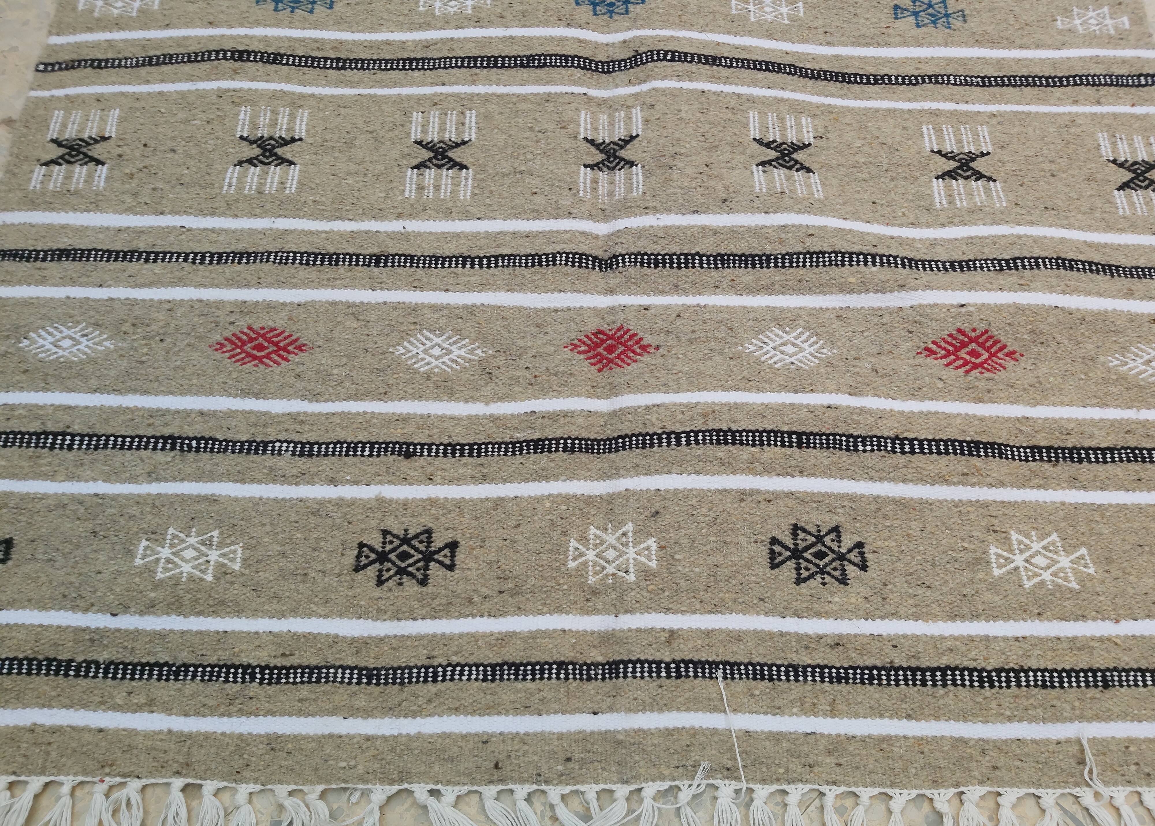 Traditional kilim carpet with Berber motifs 100x145cm