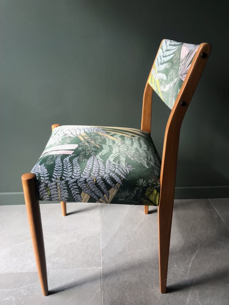 4 chaises vintage entièrement rénovées