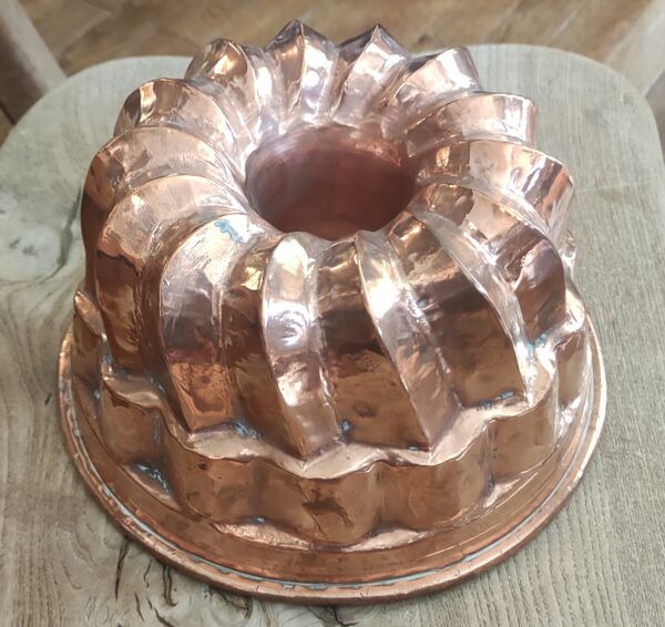 Ancien moule à gâteau en cuivre