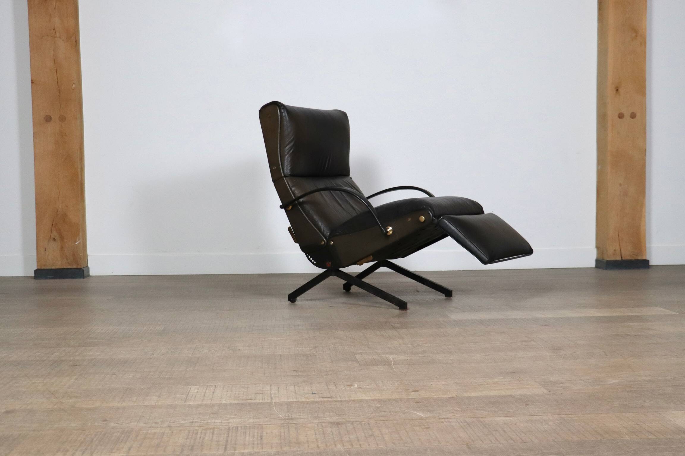 P40 Lounge Chair By Osvaldo Borsani For Tecno In Original Leather, Italy 1960s