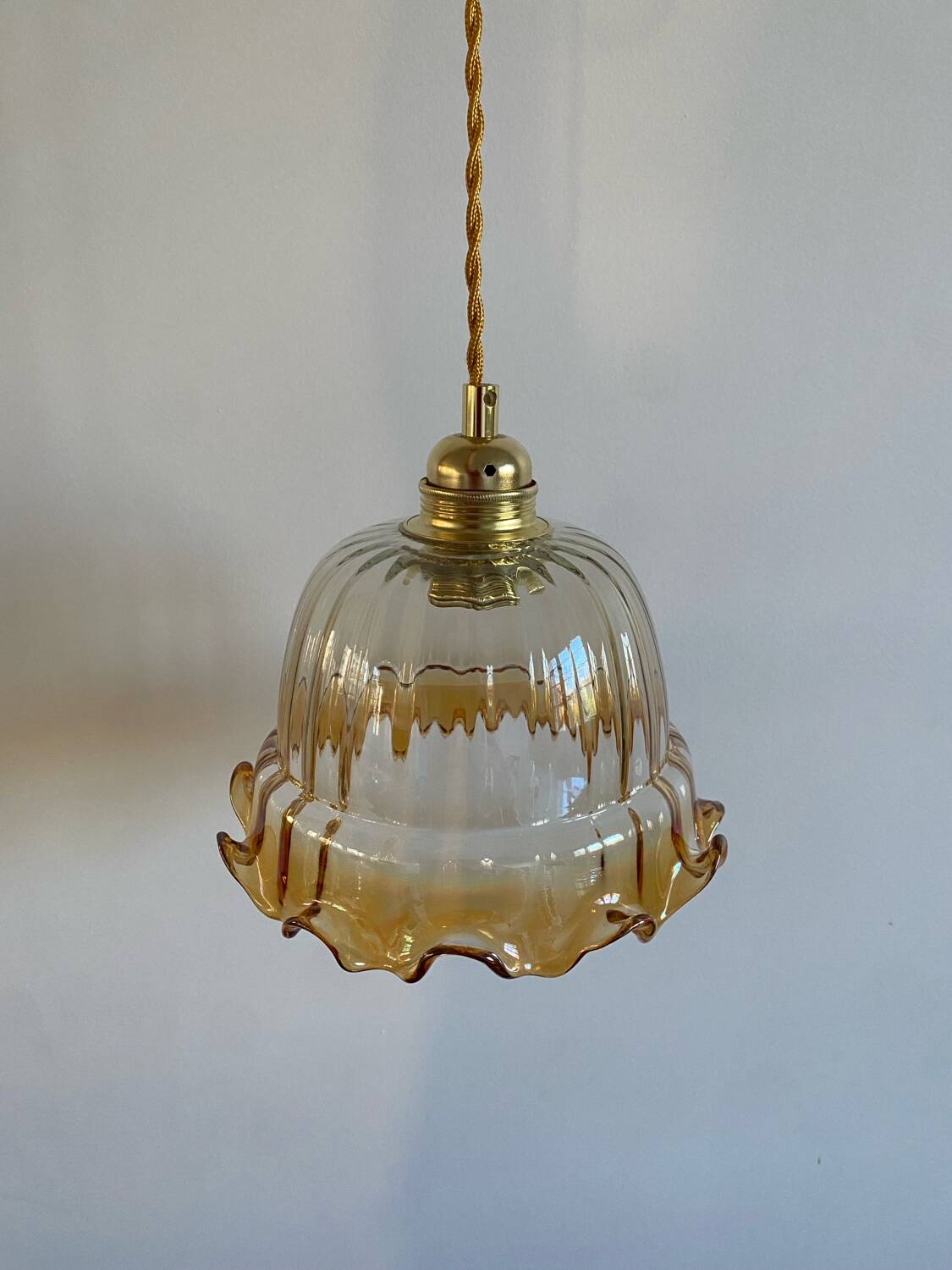 Suspension with vintage amber glass lampshade