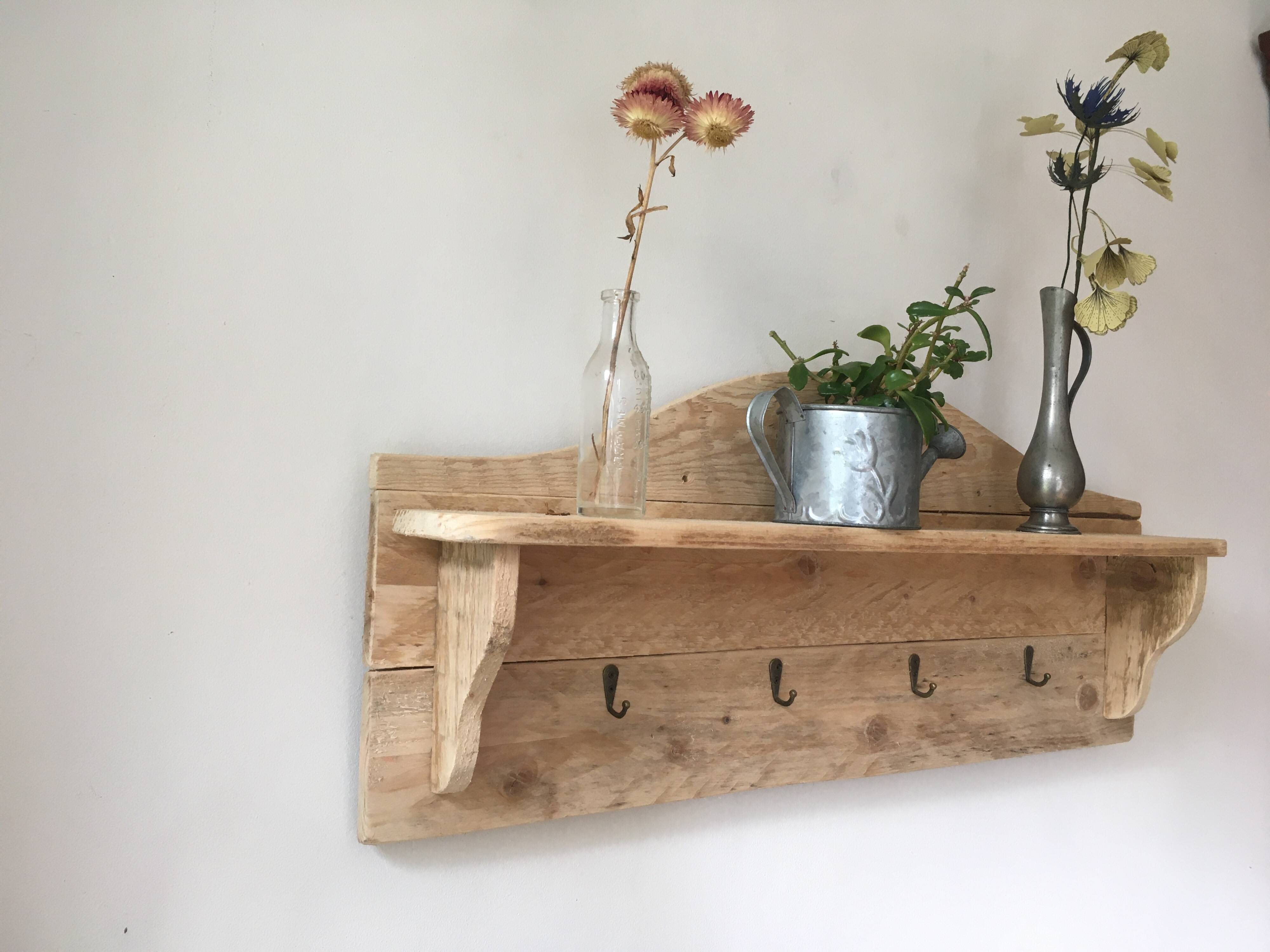 Pallet wall shelf