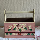 Hand-painted wooden basket – vintage charm and folk authenticity