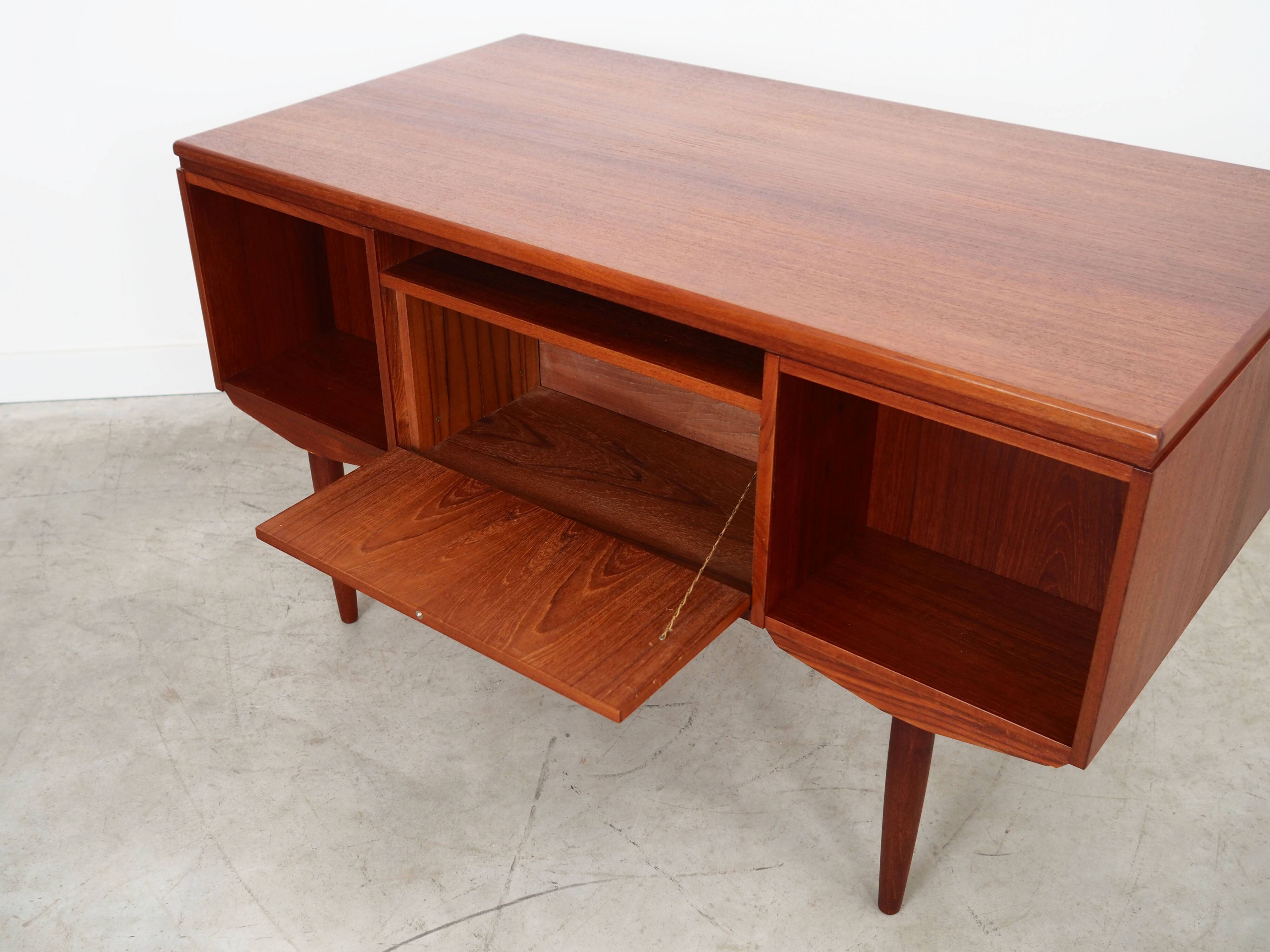 Teak desk, Danish design, 1970s, manufactured by AP Møbler Svenstrup