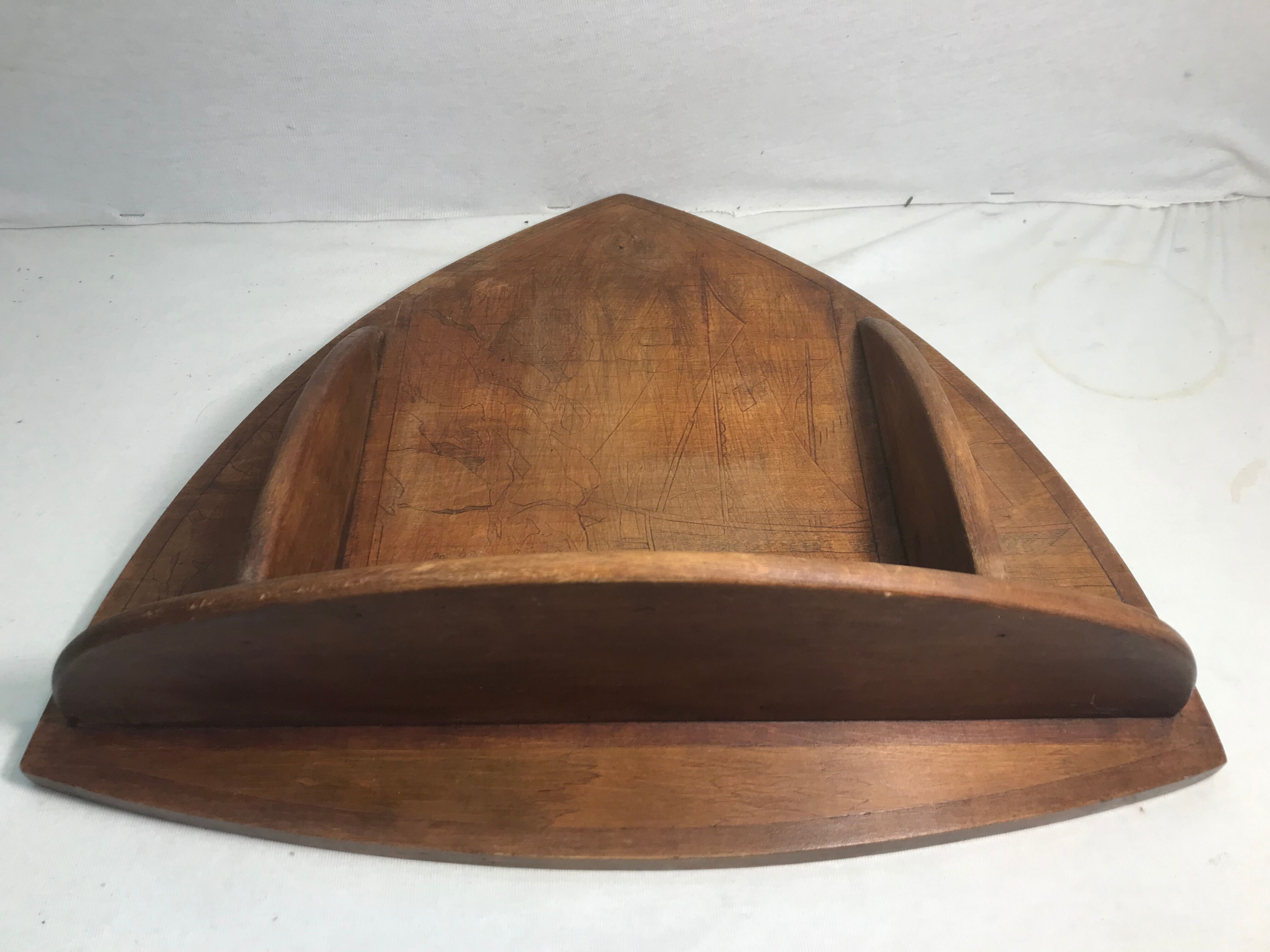 Wall shelf wooden seaside scene engraved