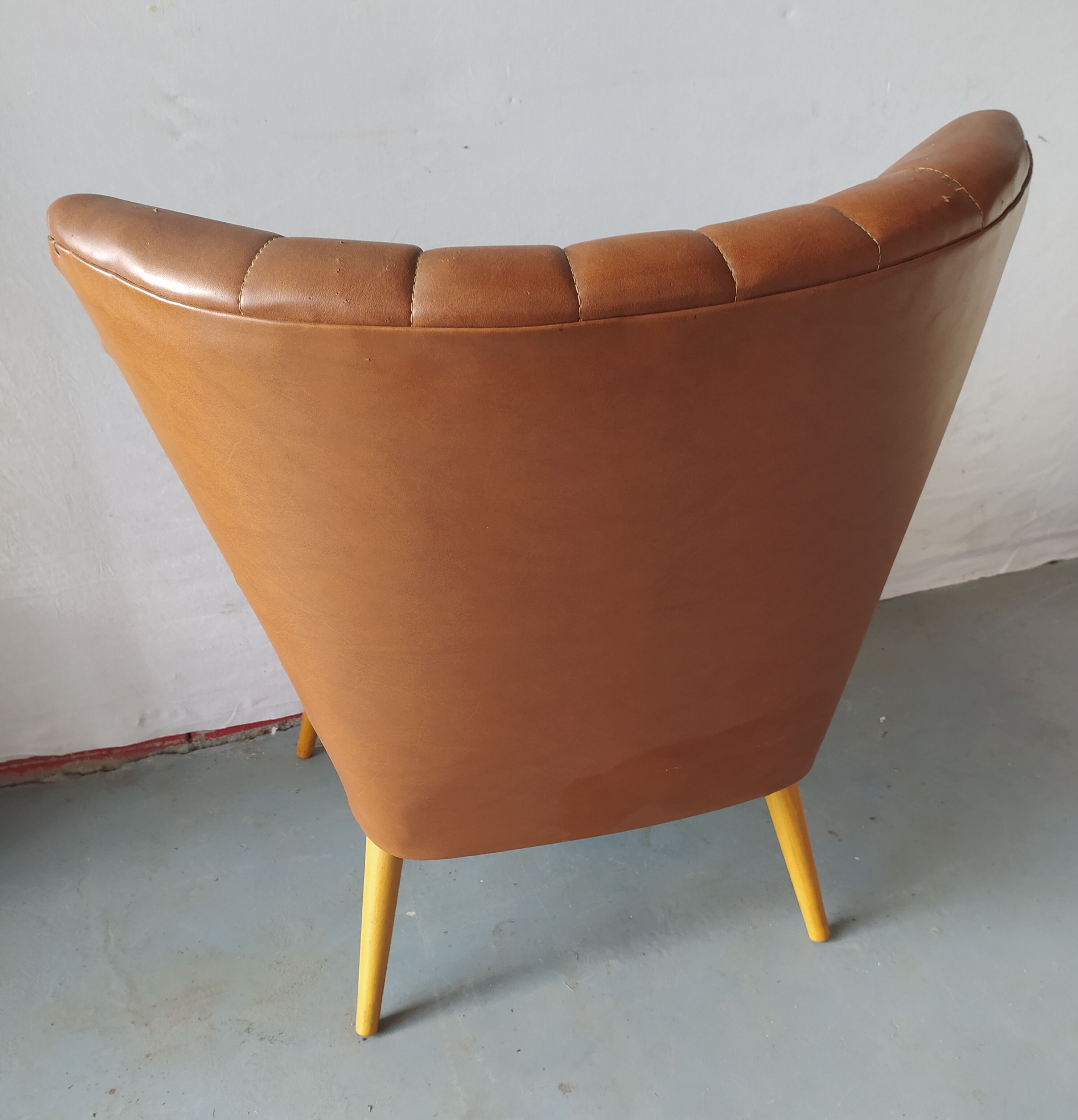 Cocktail armchair