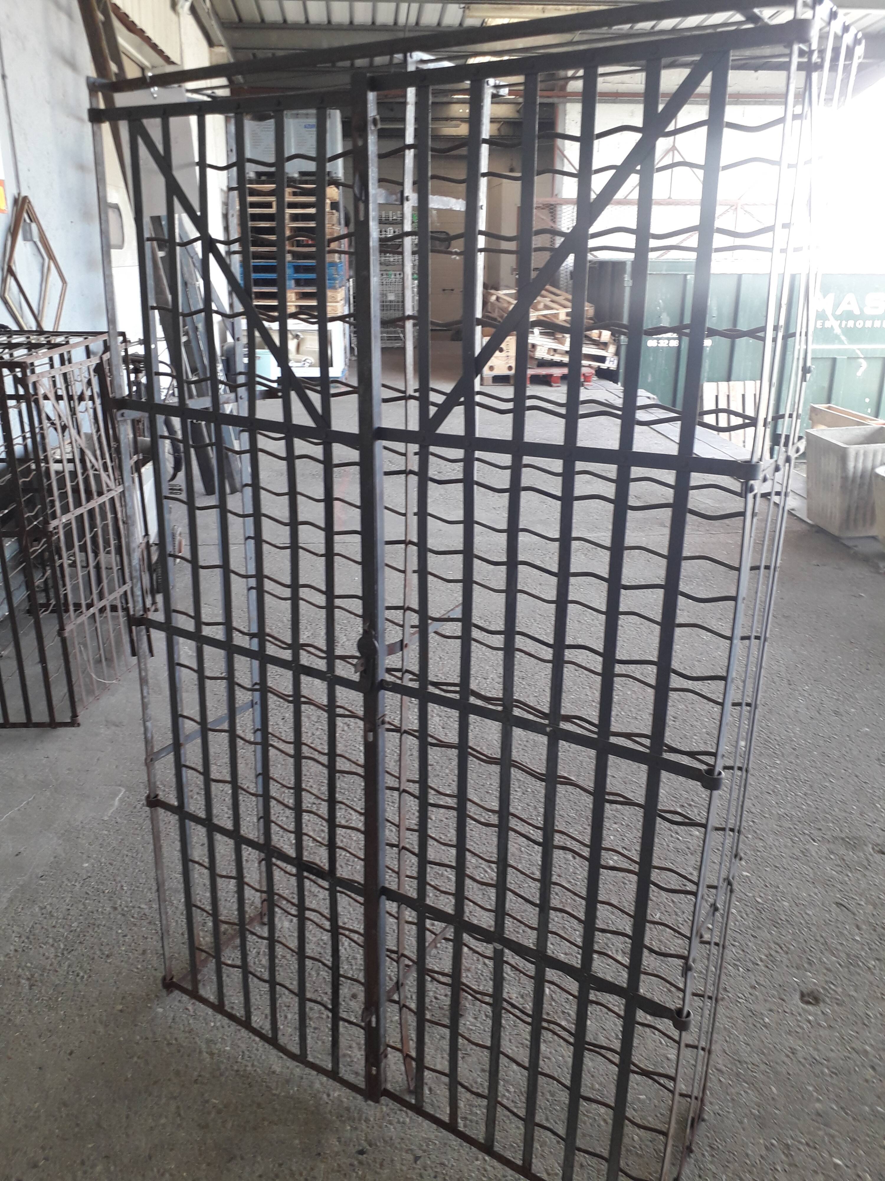 bottle holder / wine cage / wine rack