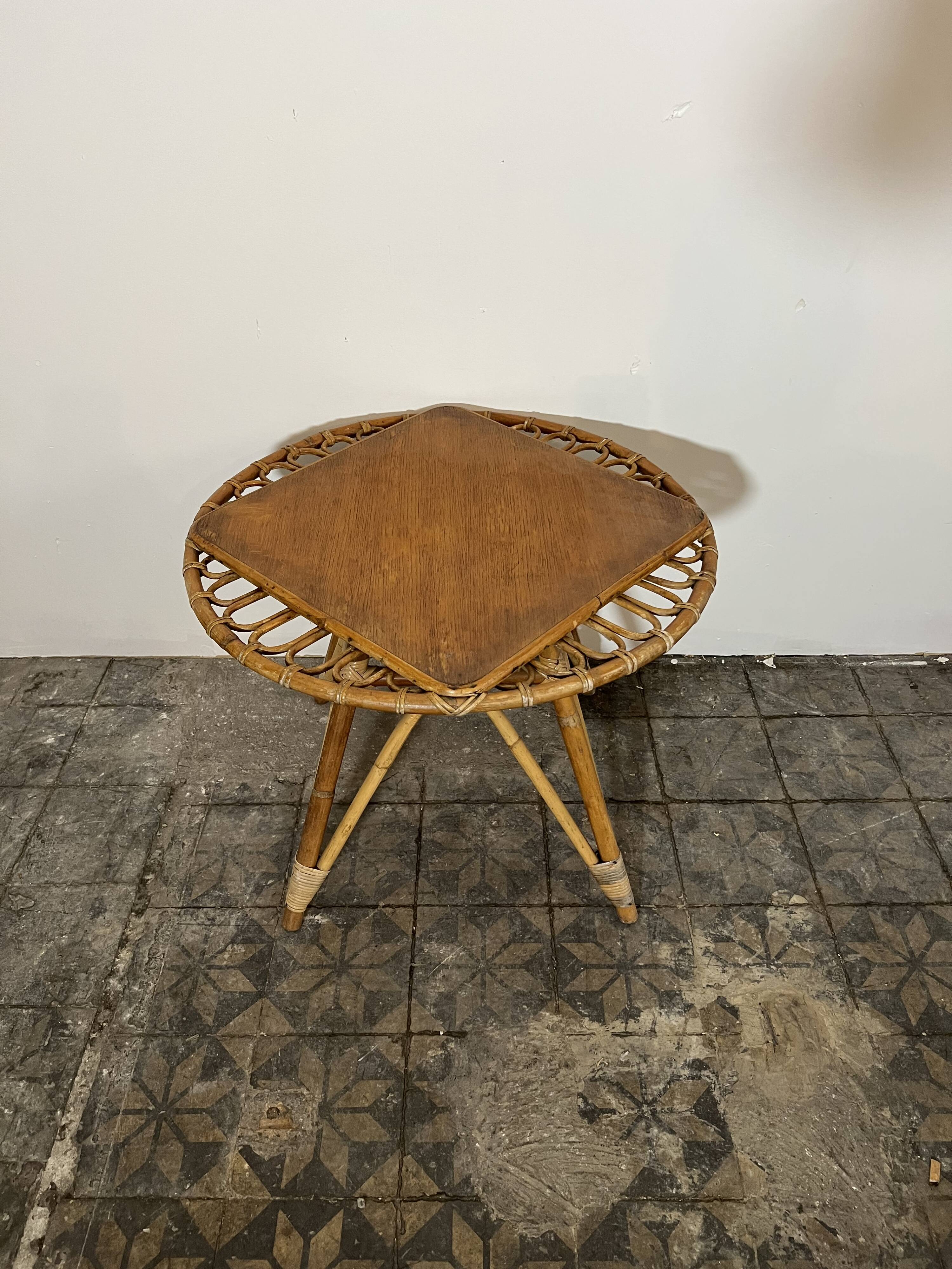 Table basse en rotin vintage