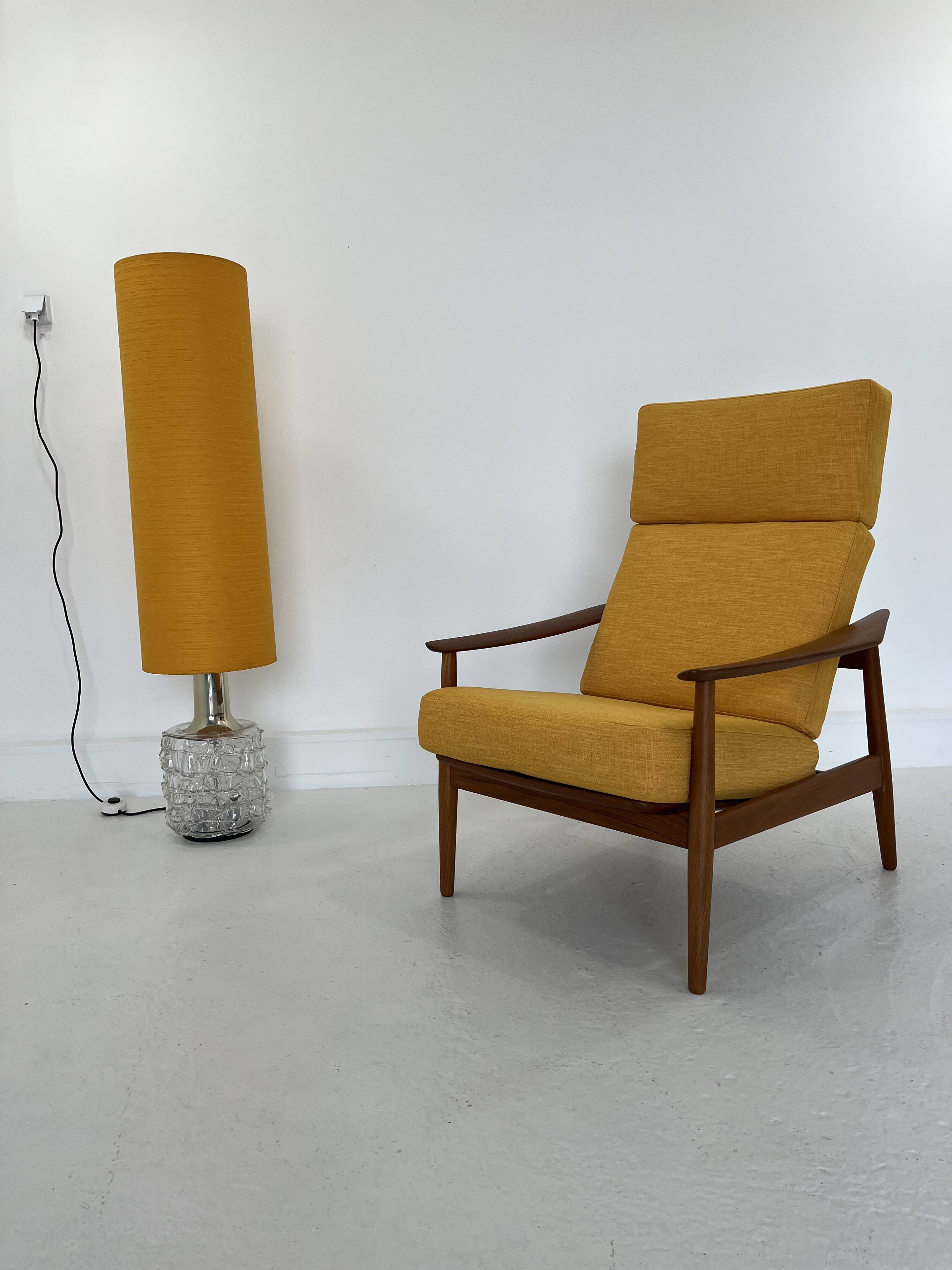 Fauteuil FD 164 en teck par Arne Vodder pour France & Son