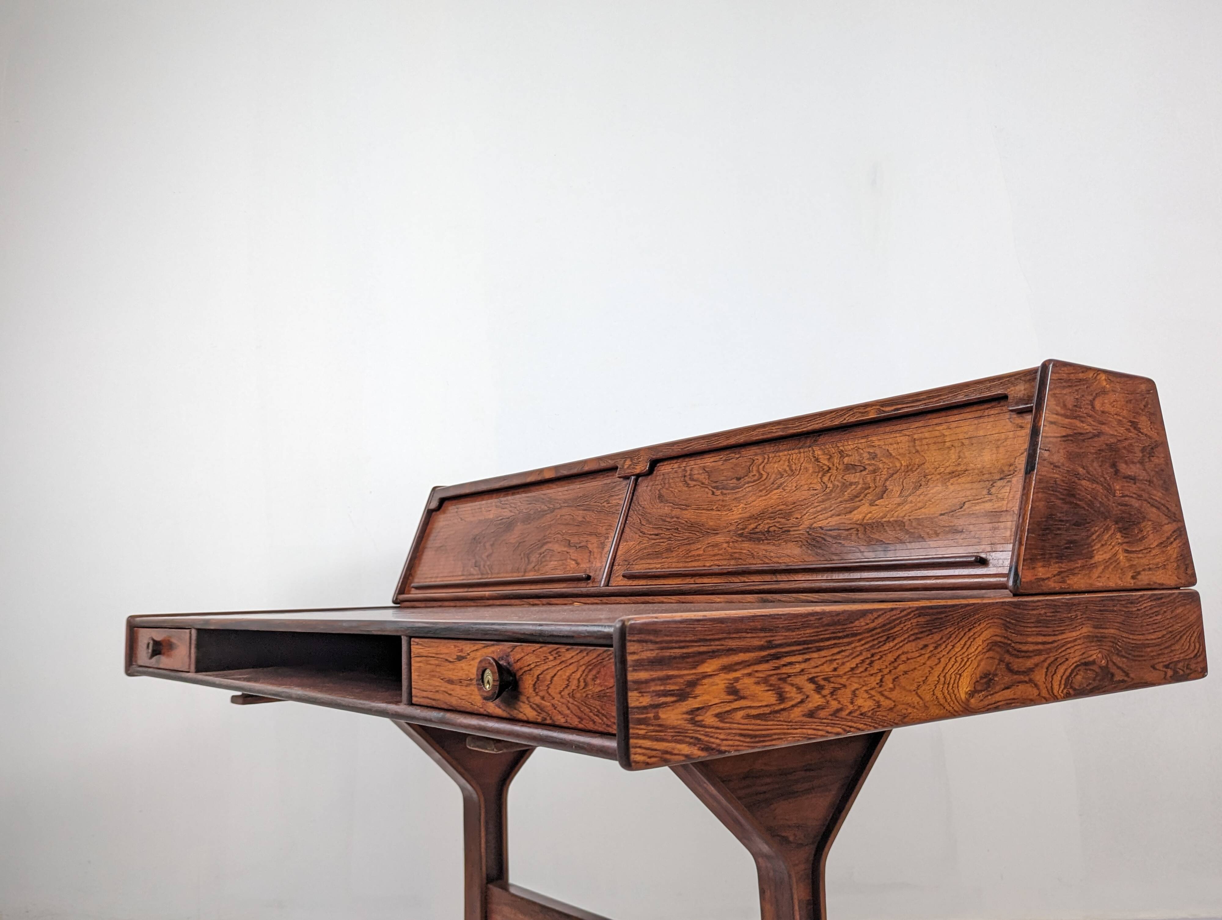 Desk by Gianfranco Frattini, Italy 1950s
