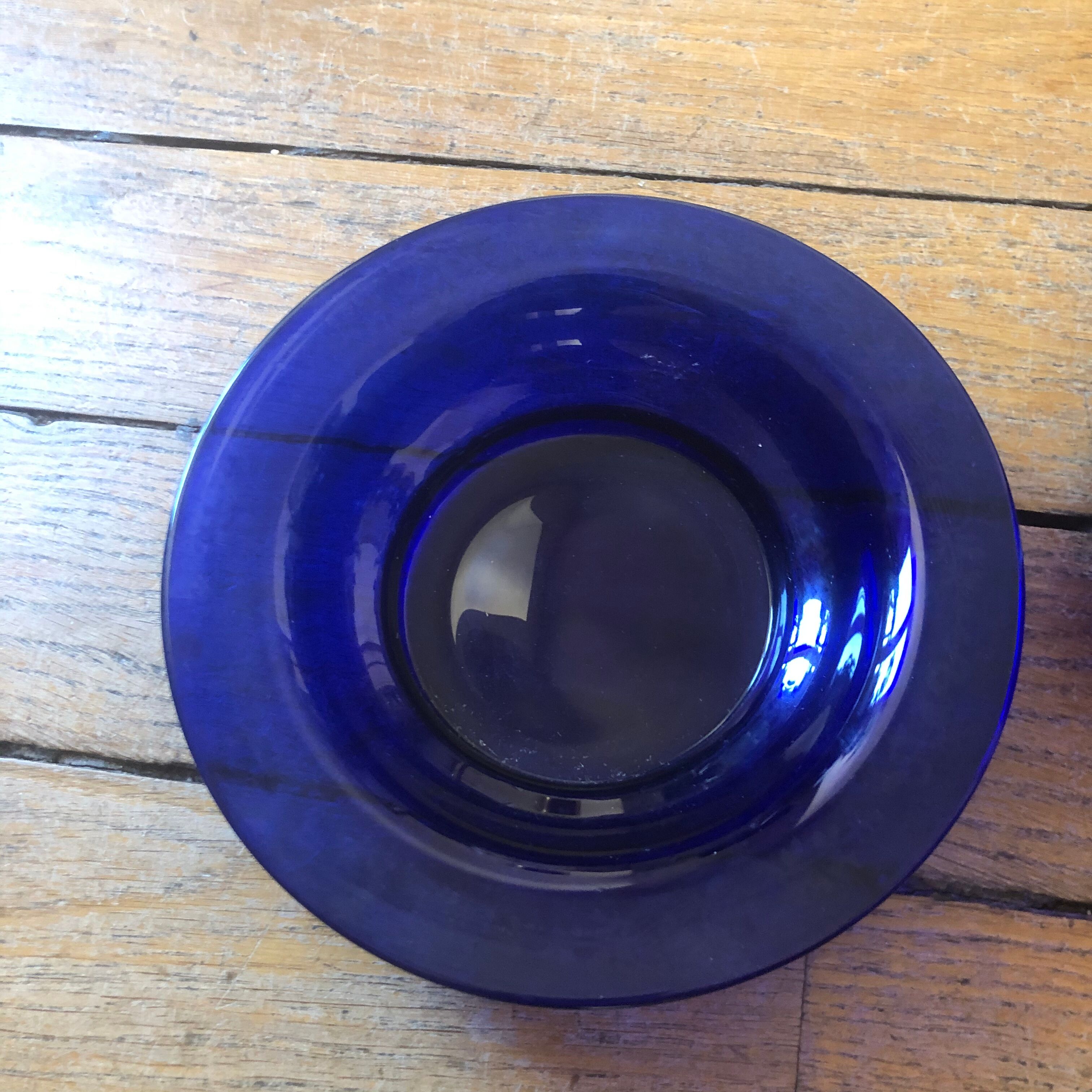 Night carafe and its blue glass saucer