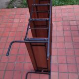 Shelf on foot