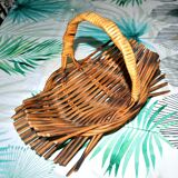 Vintage basket with handle in woven rattan 1960-1970 hippie chic decorative pocket