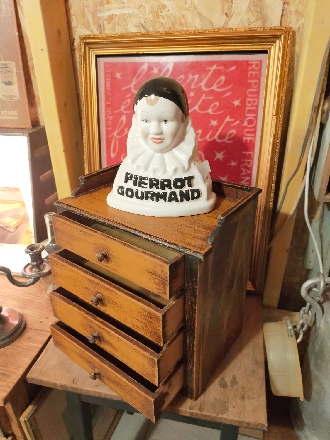 Haberdashery or watchmaking furniture