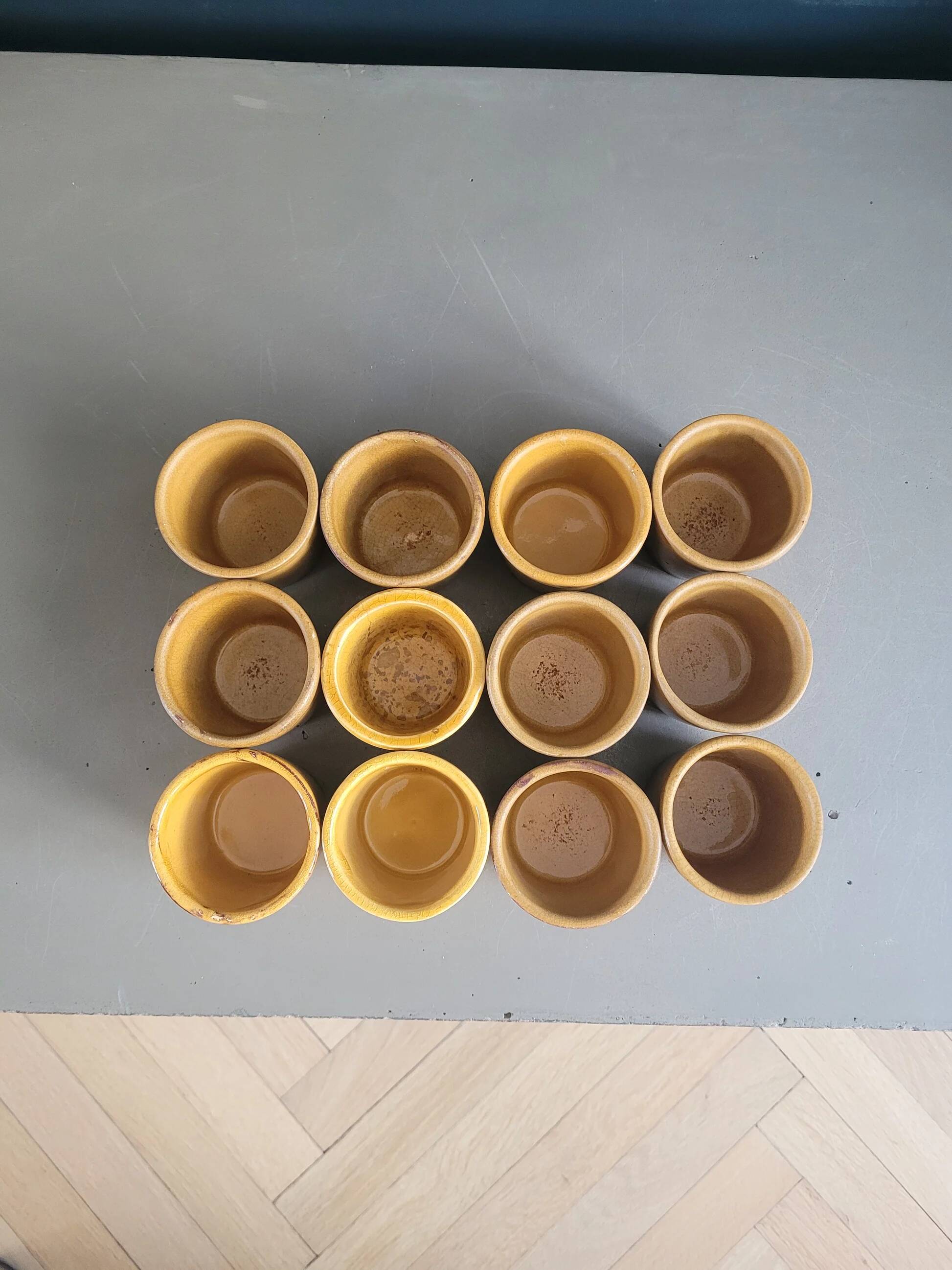 Set of 12 mustard ceramic cups