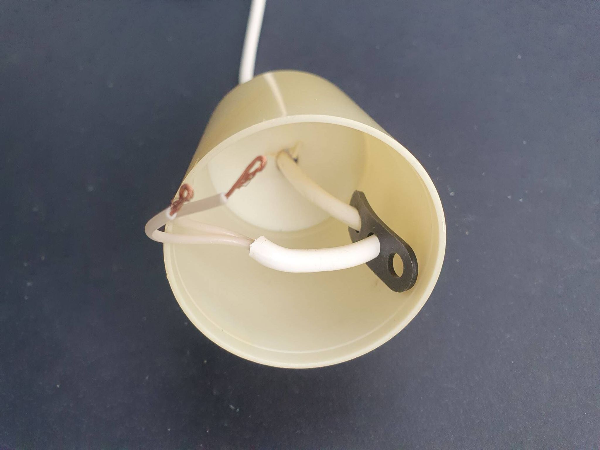 Suspension baladeuse en verre opalin bleu vintage
