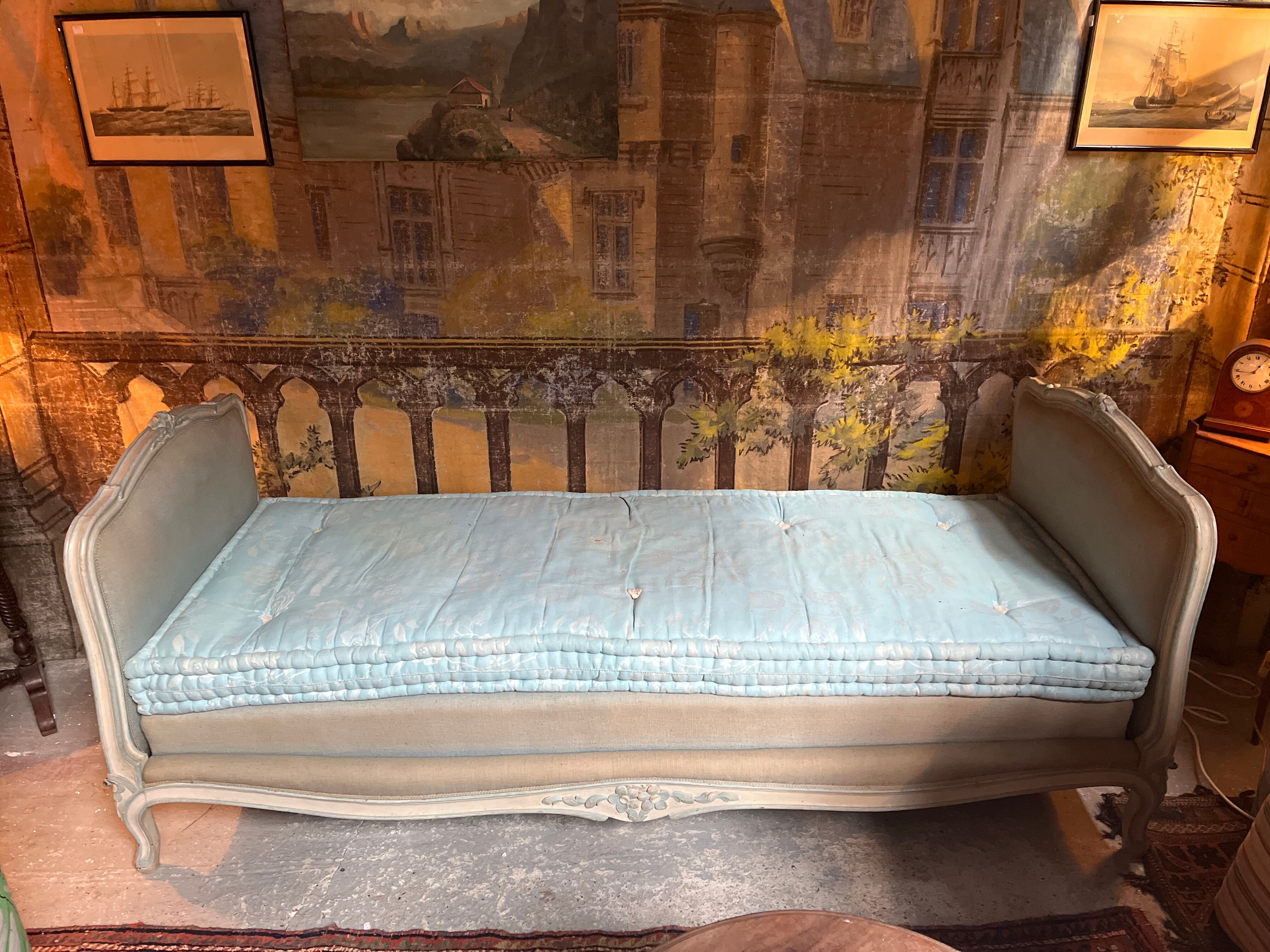 Louis XV style extra sofa bed