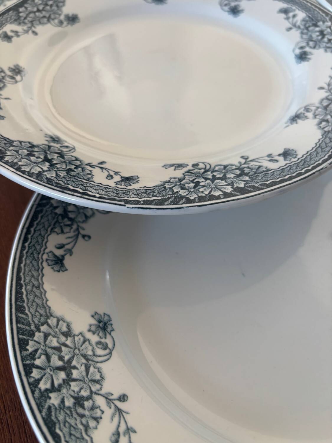 Set of 6 Saint-Amand Ironstone Plates Model Suzanne | Vaisse