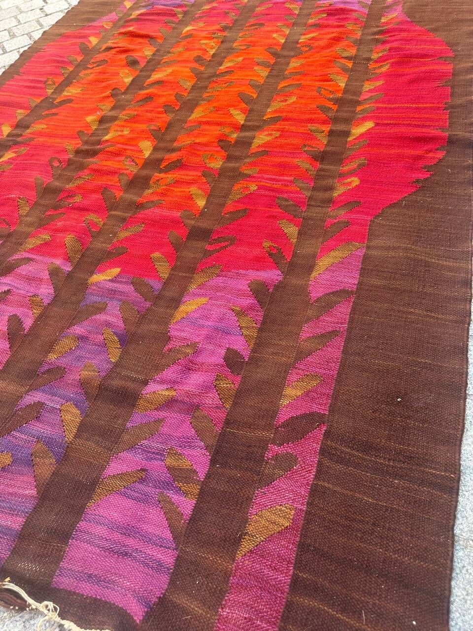 Vintage scandinavian rug from the 70s, hand-woven