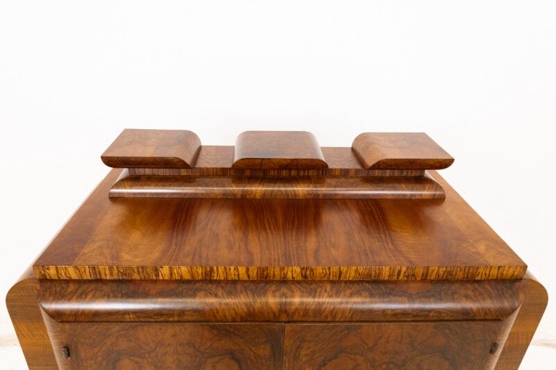 Art Deco walnut chest of drawers, Poland, circa 1930.