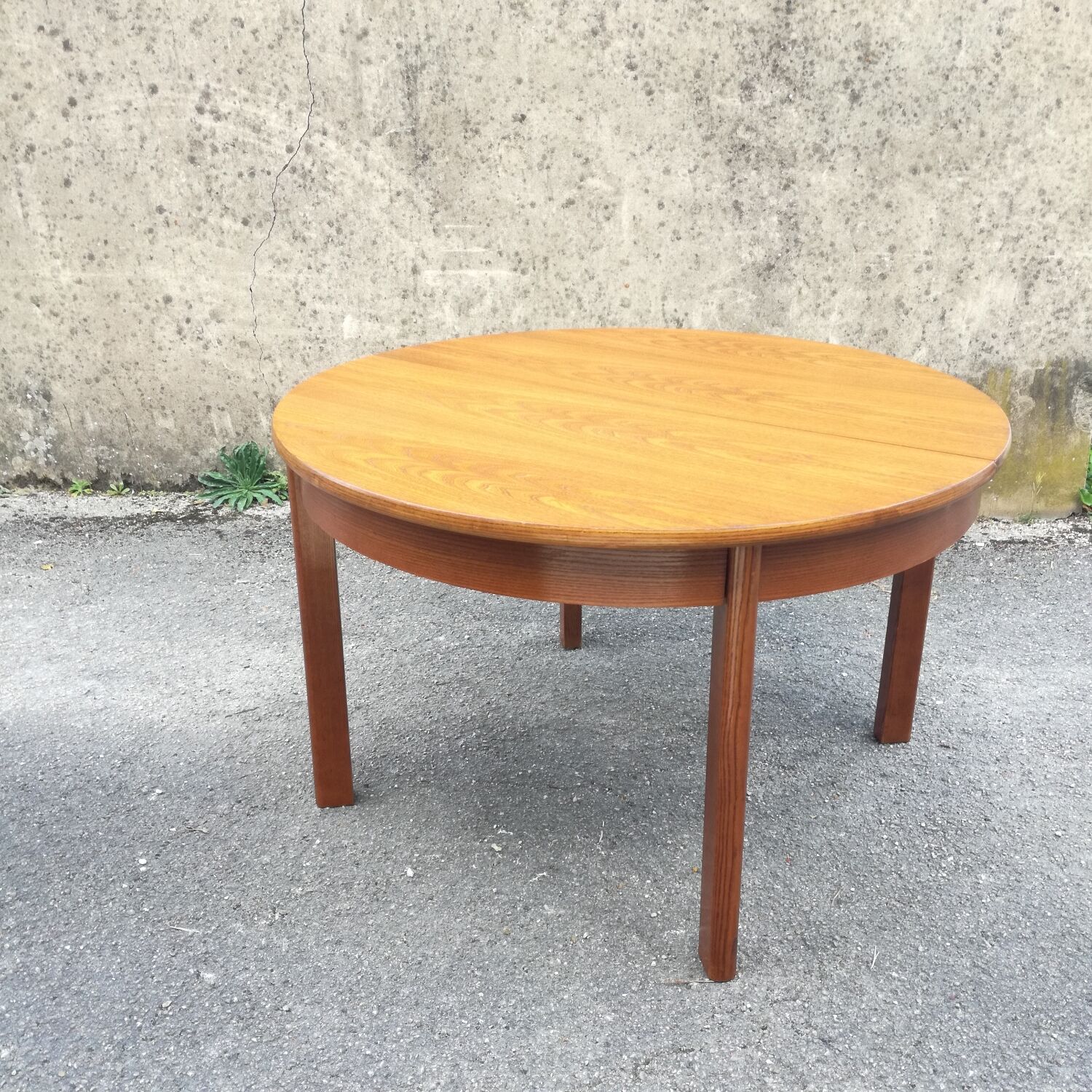 Extendable round table 120 to 170 cm