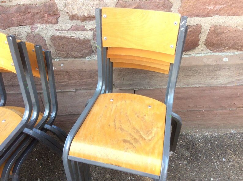 Lot of 15 vintage mullca 510 school chairs