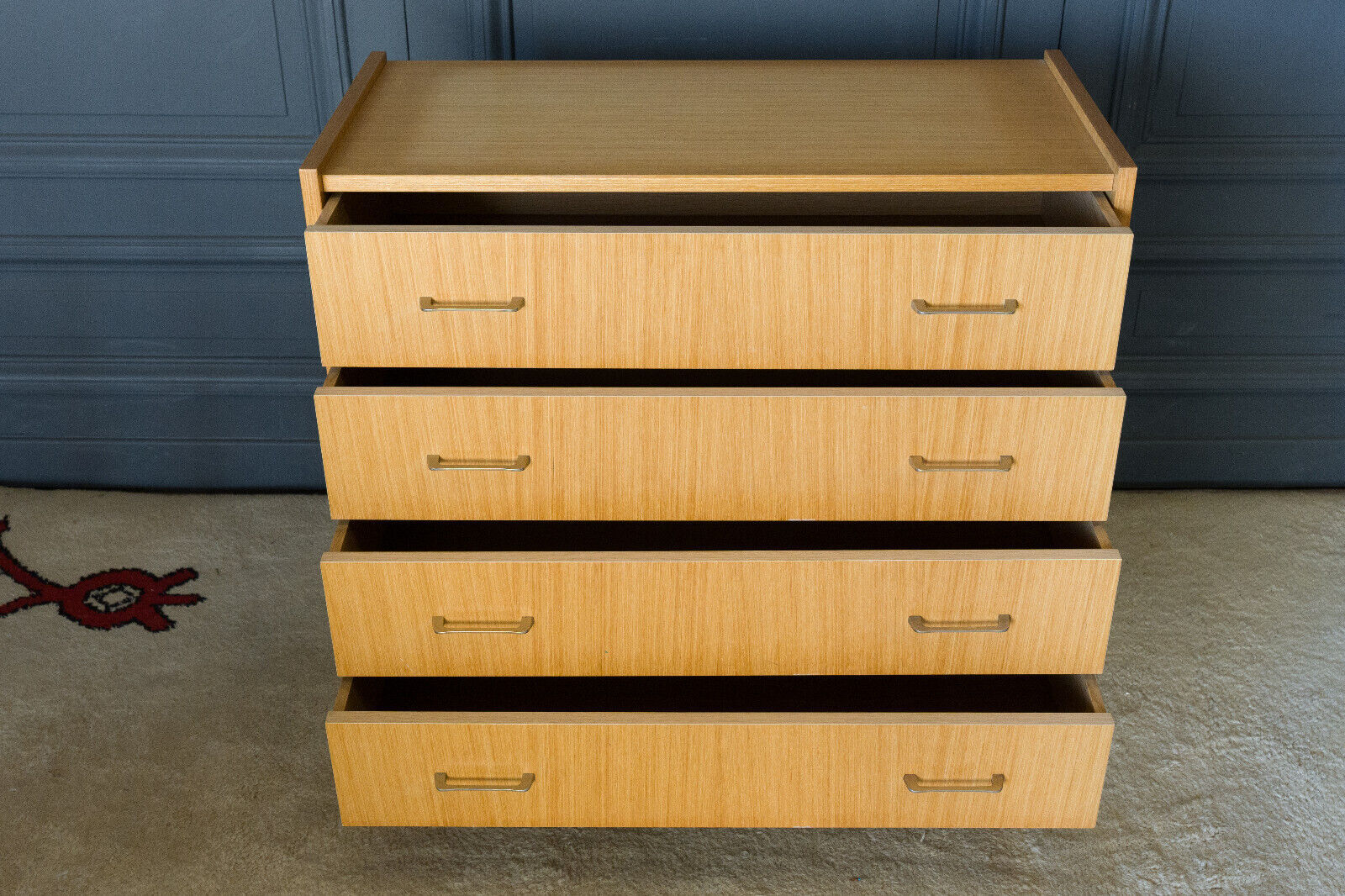 Light wood chest of drawers 4 drawers 1960 Spindle legs
