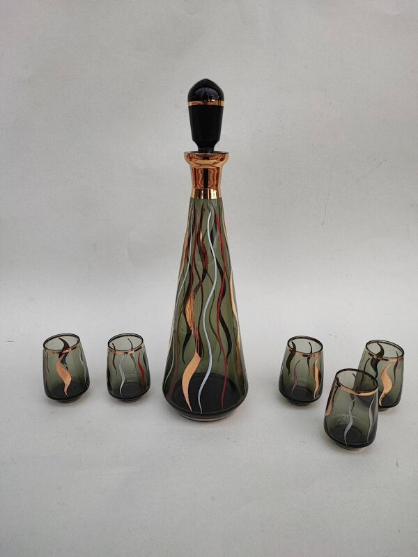 Carafe à liqueur en verre et verres