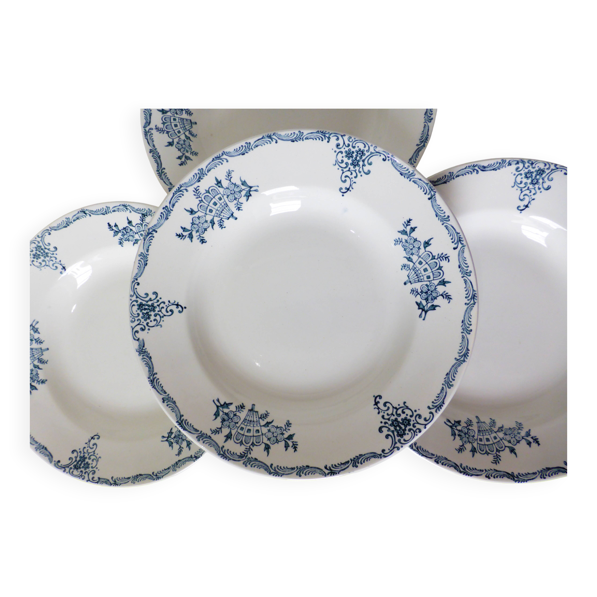 4 deep plates in iron earth from St Amand 220504