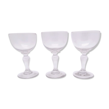 Verres transparents à liqueur