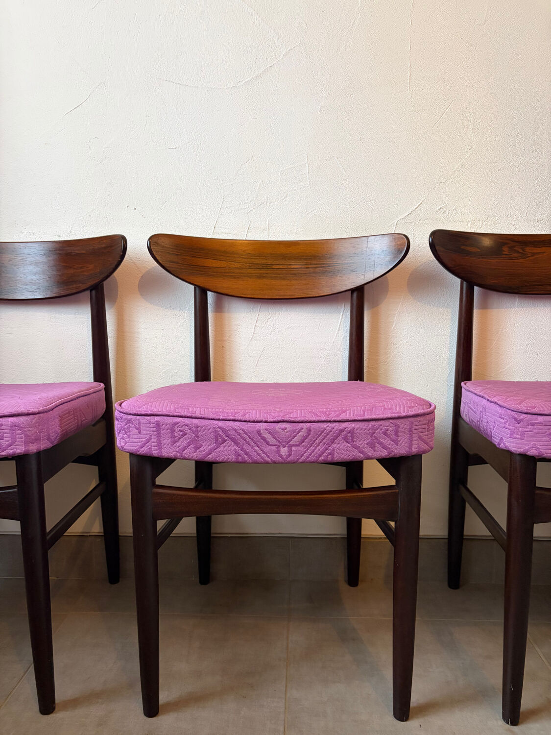 6 chaises scandinaves en teck