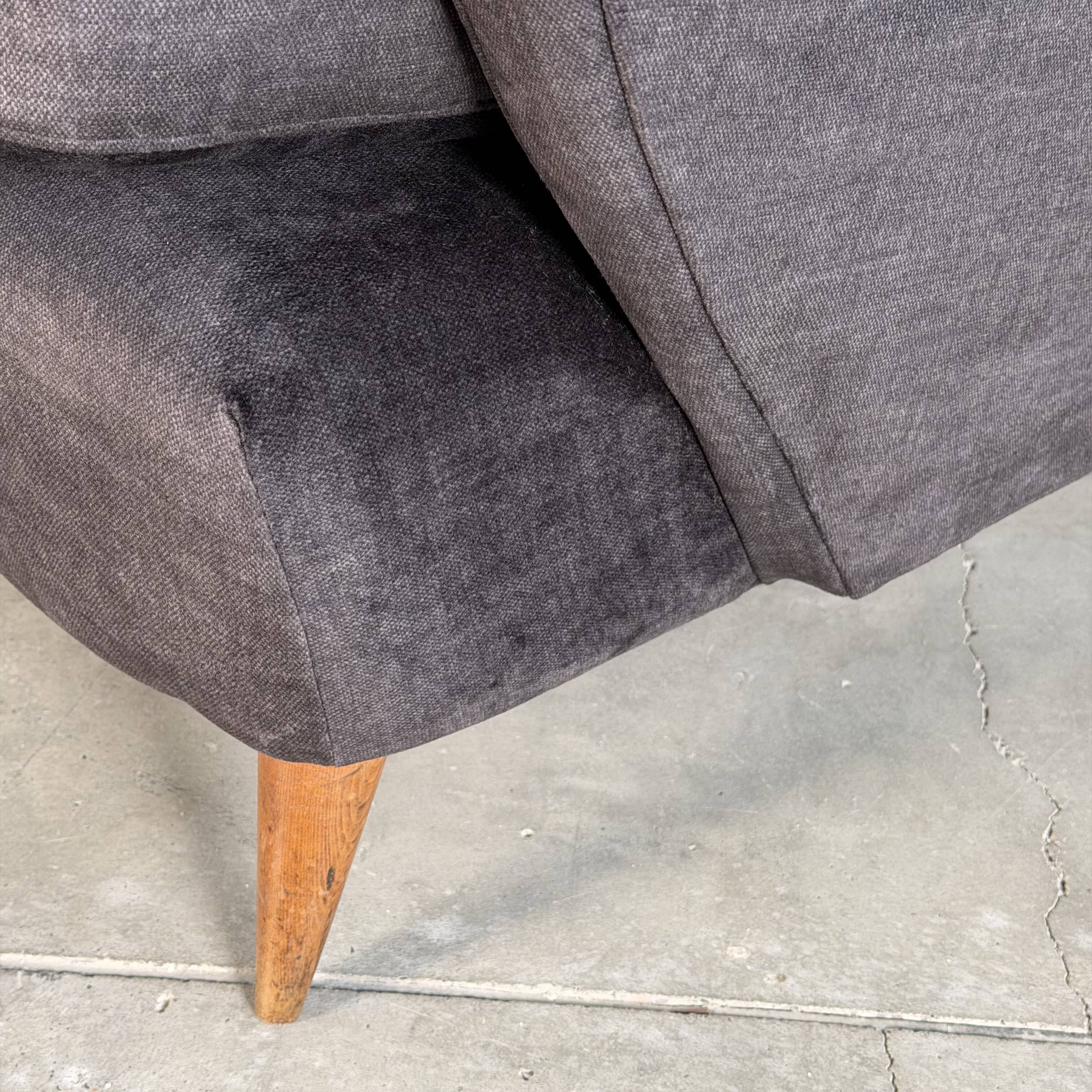 Pair of Italian Armchairs Attributed to Gio Ponti for ISA Bergamo, 1950s