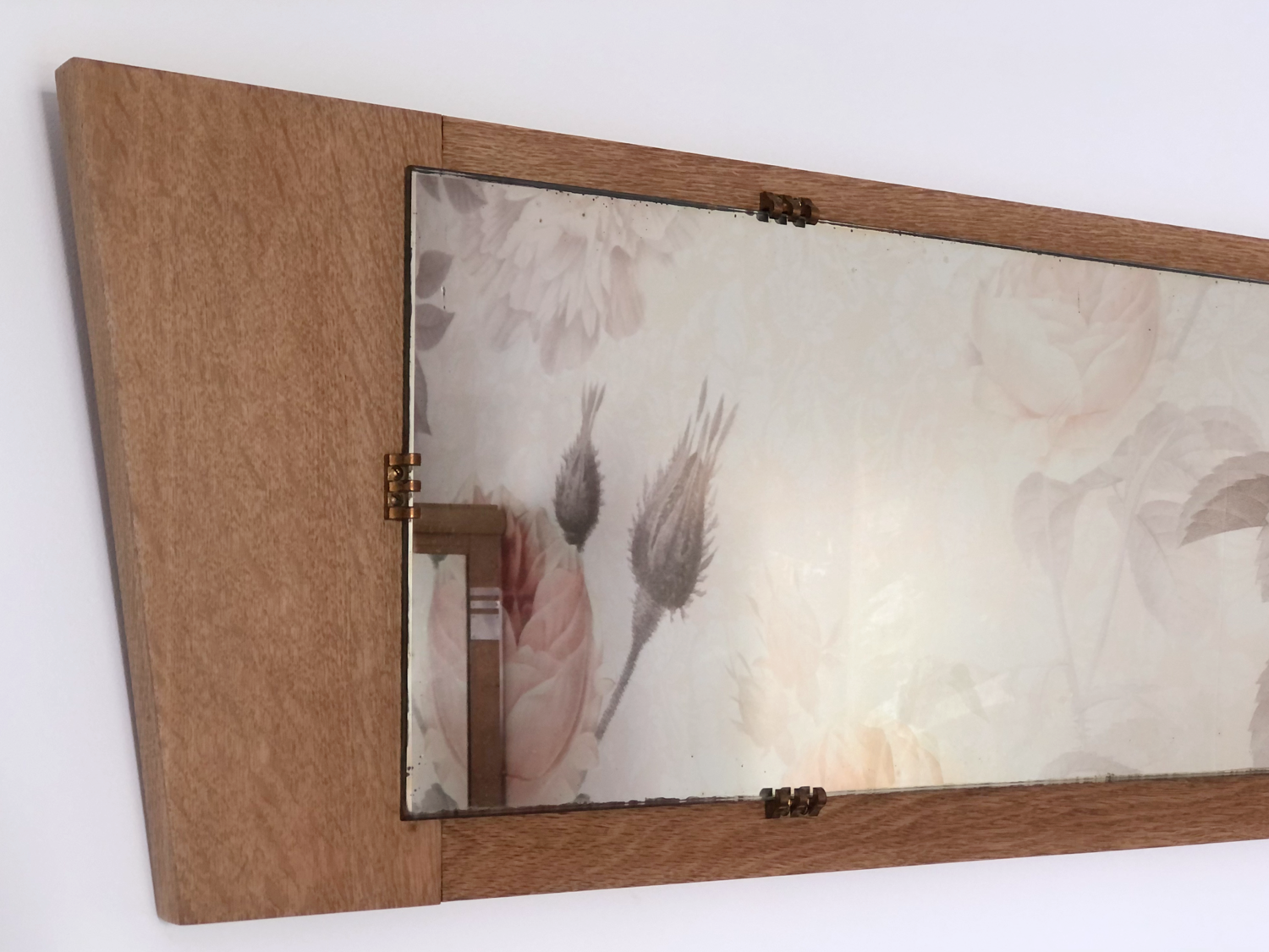 Trapezoidal mirror in solid oak