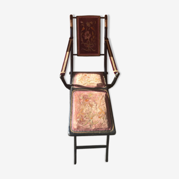 Chaise Napoleon III pliante avec repose pied fin xixème avec tissu brodé