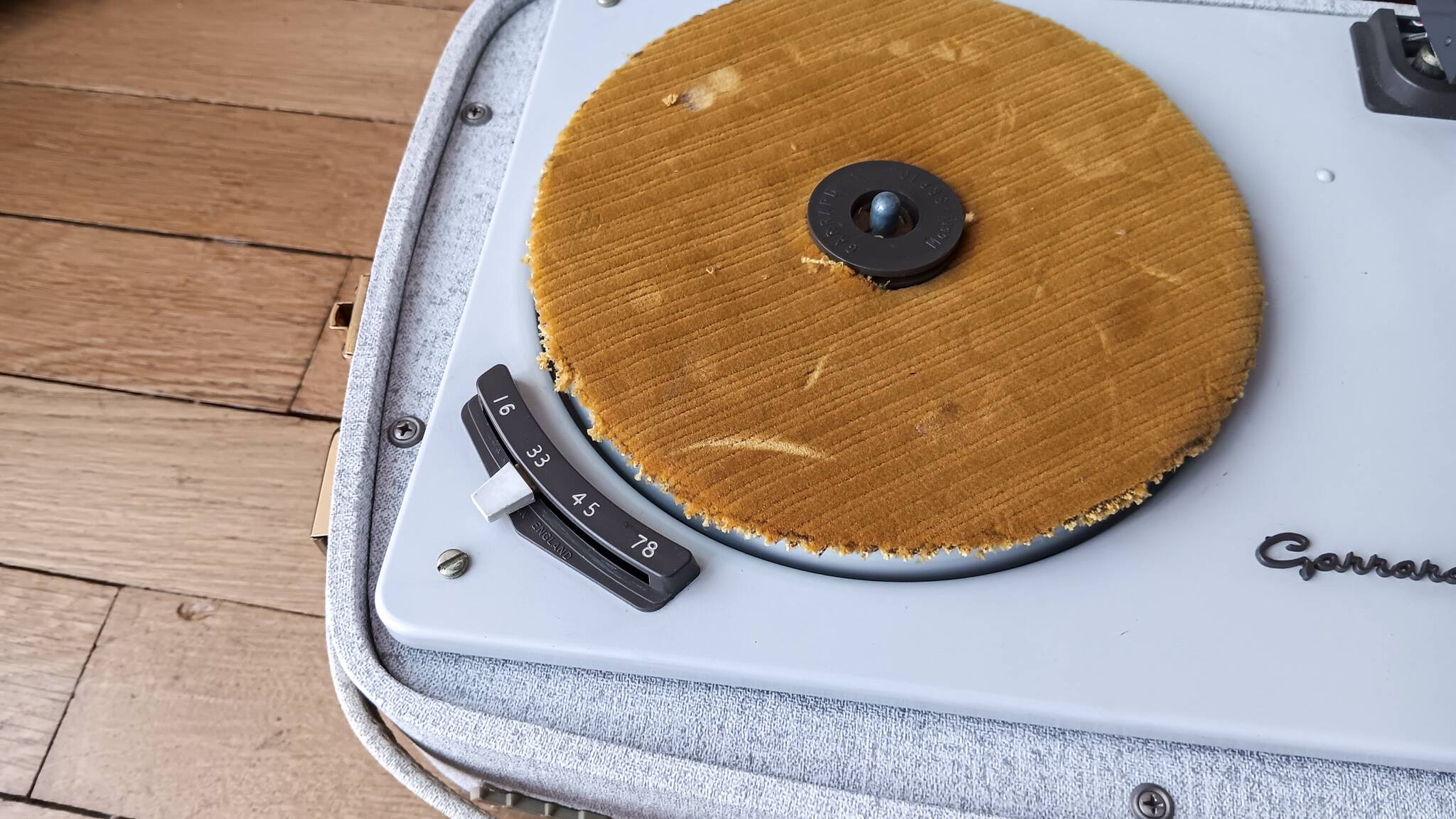 Vintage monophonic HiFivox electrophone produced by Barbieri. Turntable record player 60s