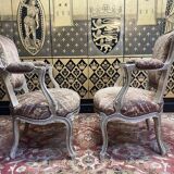 Paire de fauteuils cabriolets velours de gêne de style Louis XV