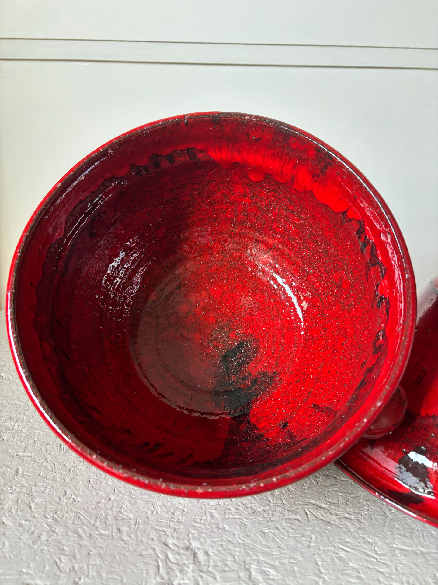 Enamelled covered pot