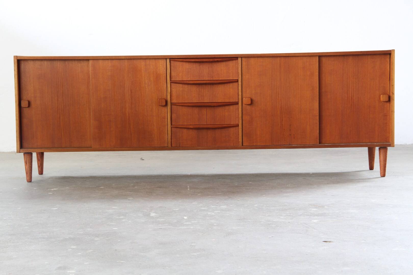 Vintage Mid-Century Danish Lowboard / Sideboard in Teak, 1960s