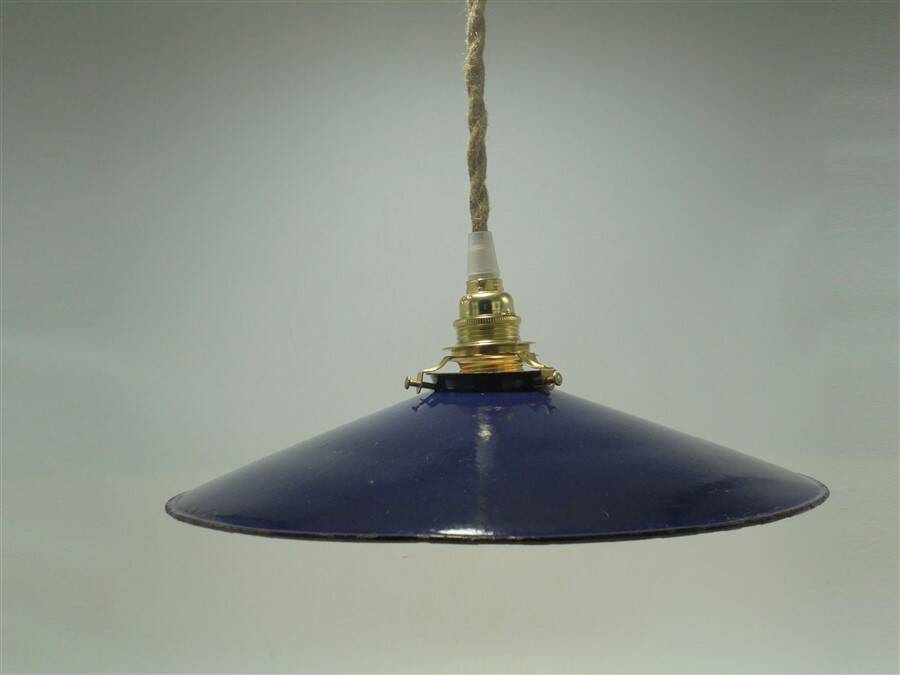 Enamelled sheet metal suspension